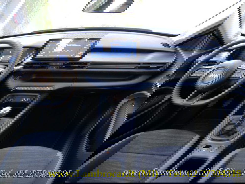 Jeep Avenger nuova a Milano (2)