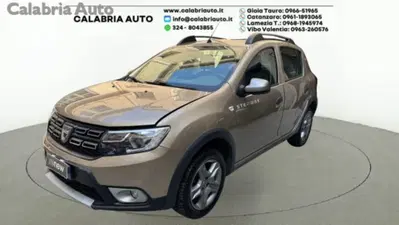 Dacia Sandero Stepway 1.0 TCe 100 CV ECO-G Comfort del 2020 usata a Gioia Tauro