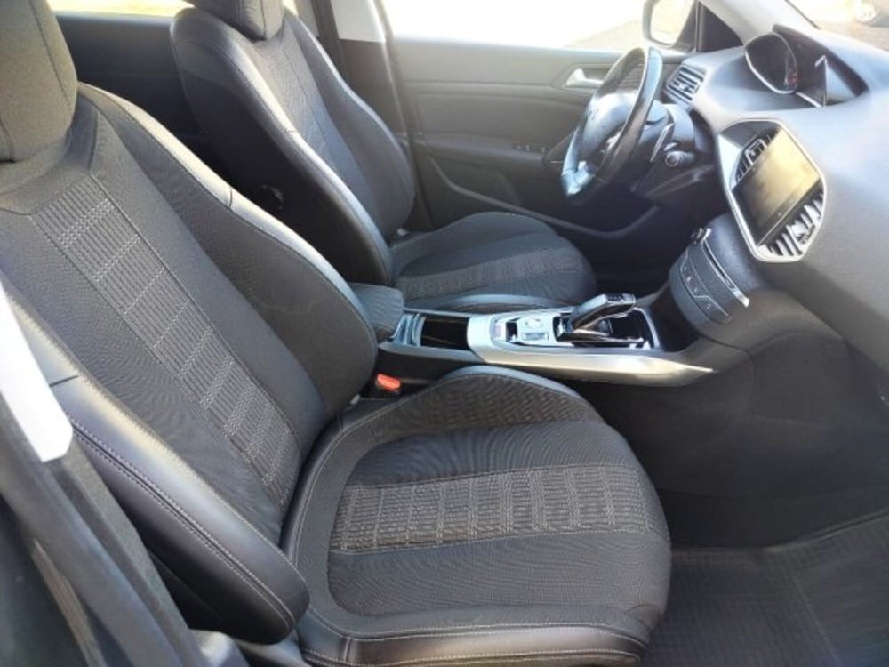 Peugeot 308 usata a Oristano (11)