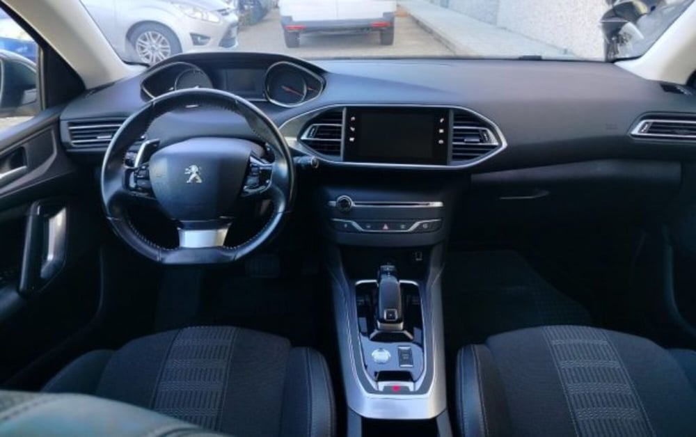 Peugeot 308 usata a Oristano (9)