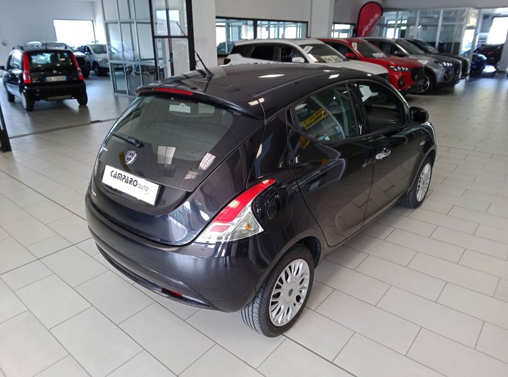 Lancia Ypsilon usata a Alessandria (12)