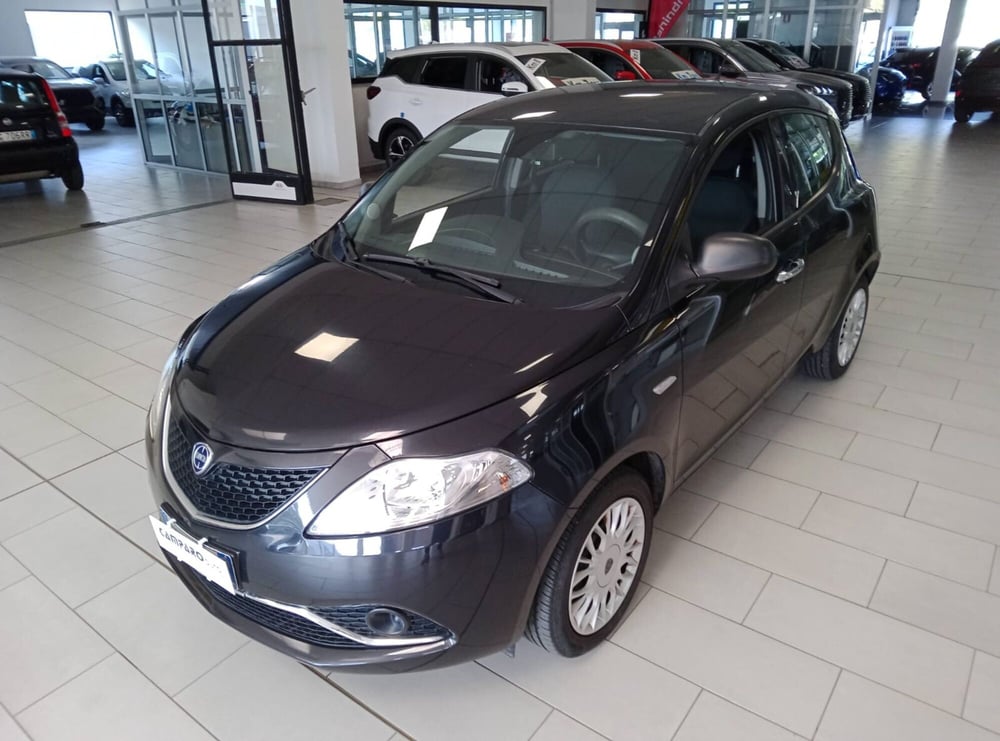 Lancia Ypsilon usata a Alessandria (2)