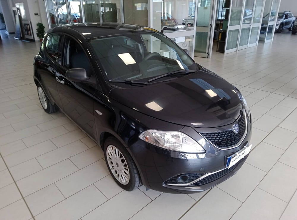 Lancia Ypsilon usata a Alessandria (3)