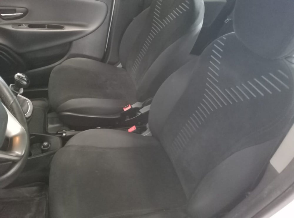 Lancia Ypsilon usata a Alessandria (8)