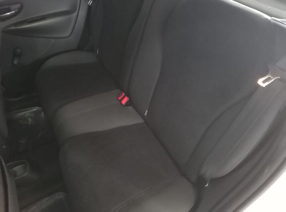 Lancia Ypsilon usata a Alessandria (9)