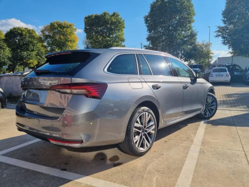 Skoda Octavia Station Wagon nuova a Pisa (17)