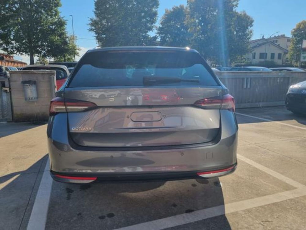 Skoda Octavia Station Wagon nuova a Pisa (18)