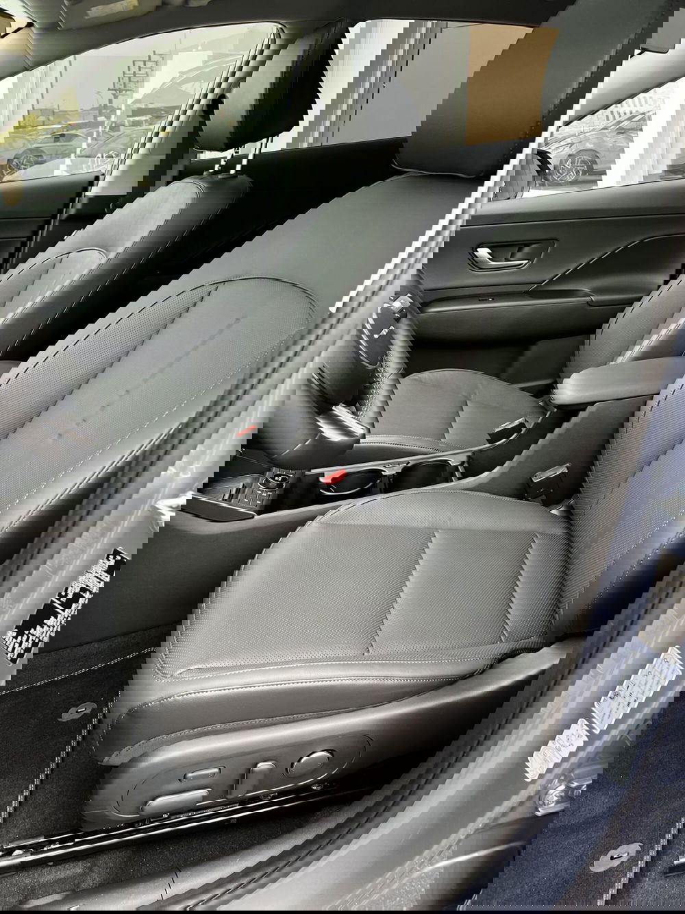 Hyundai Kona nuova a Vercelli (9)