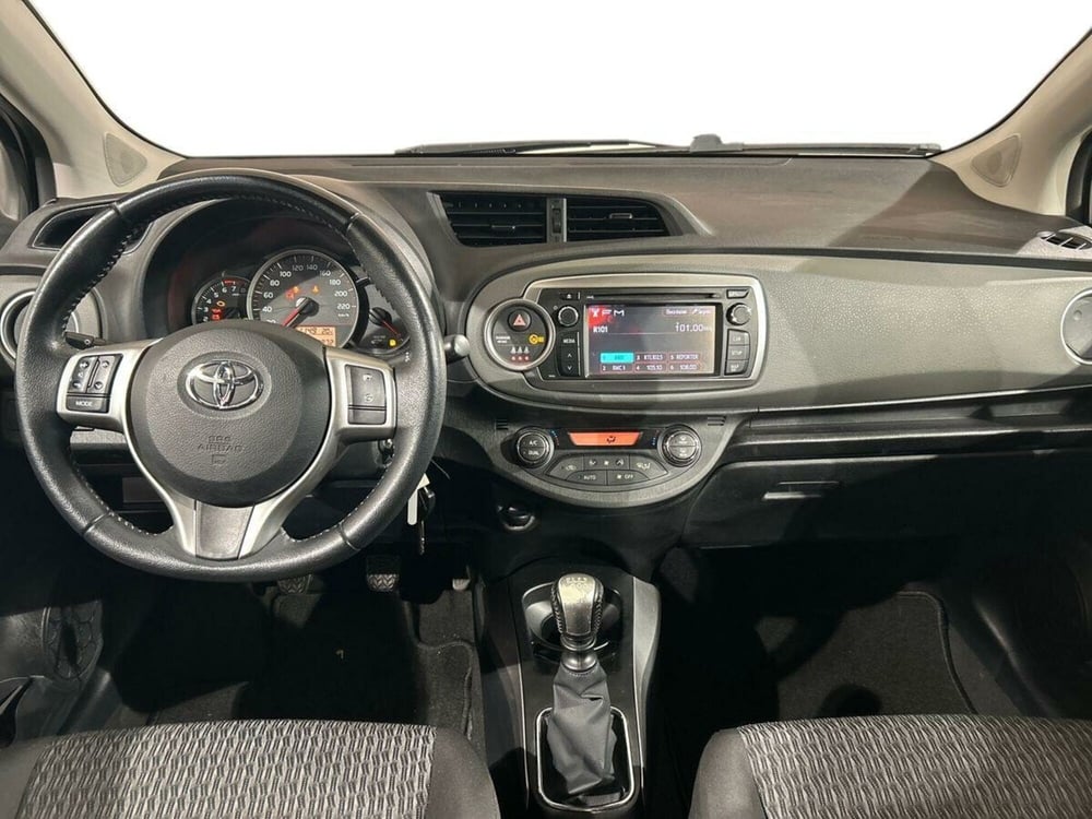 Toyota Yaris usata a Lecco (8)