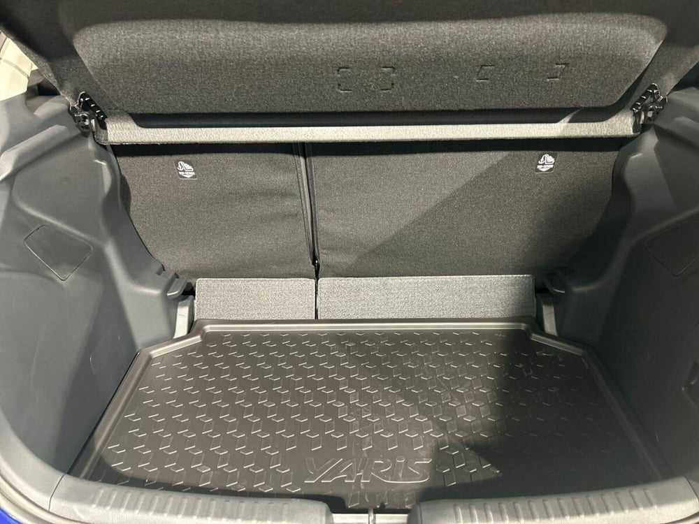Toyota Yaris usata a Lecco (12)