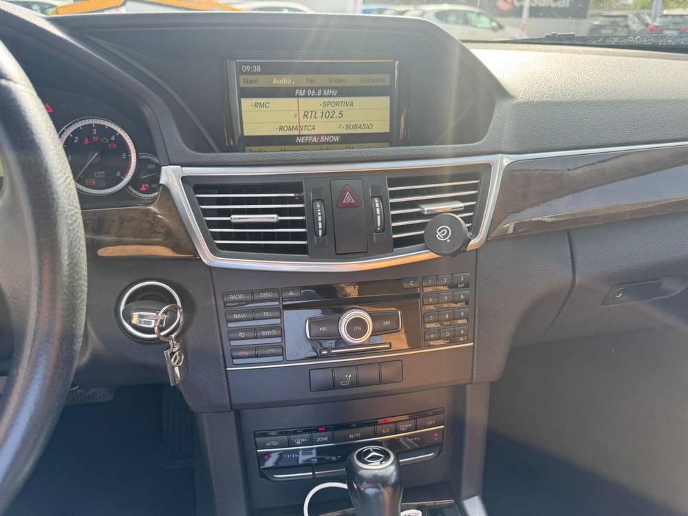 Mercedes-Benz Classe E usata a Salerno (16)