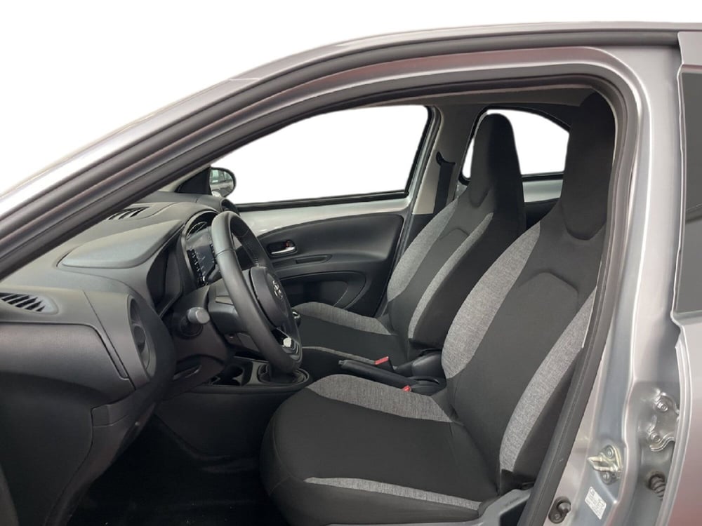 Toyota Aygo X usata a Torino (9)