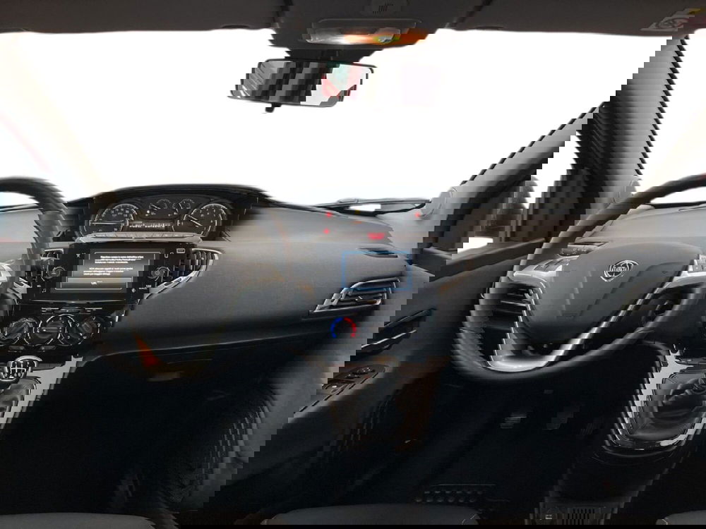 Lancia Ypsilon usata a Torino (10)