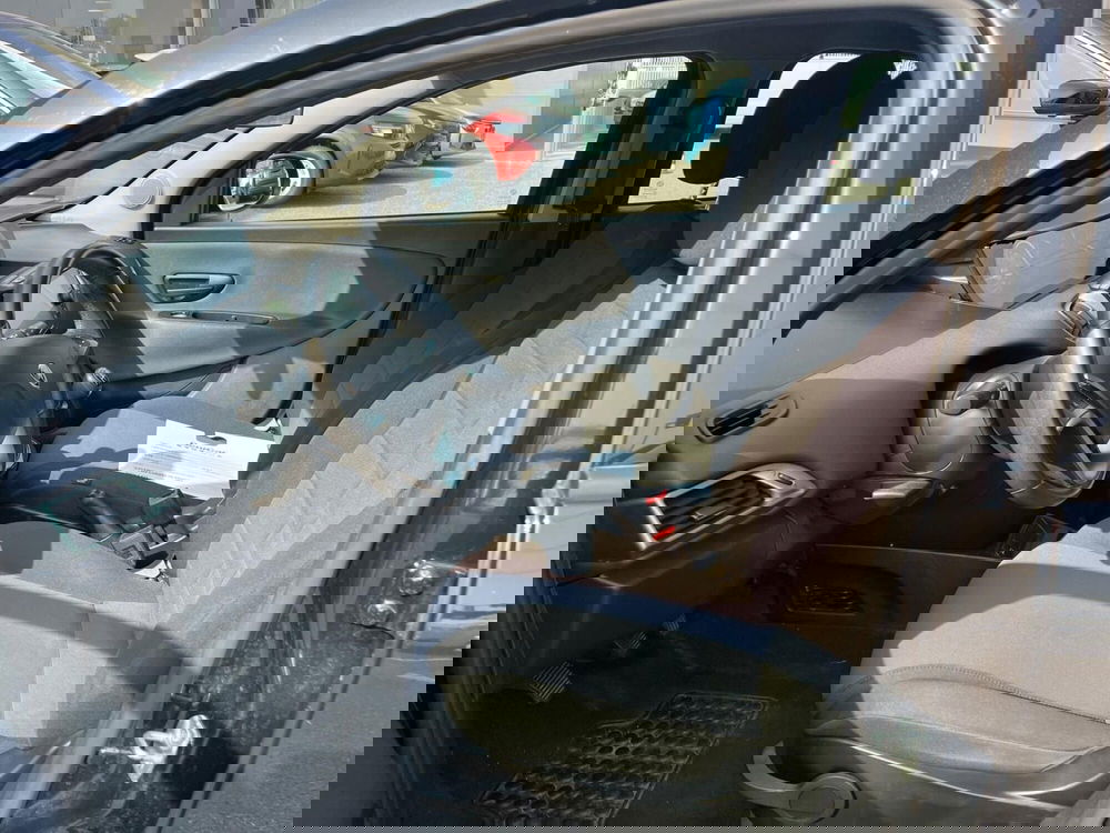 Lancia Ypsilon usata a Milano (11)
