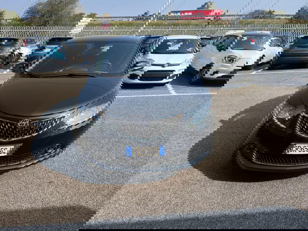 Lancia Ypsilon usata a Milano (2)