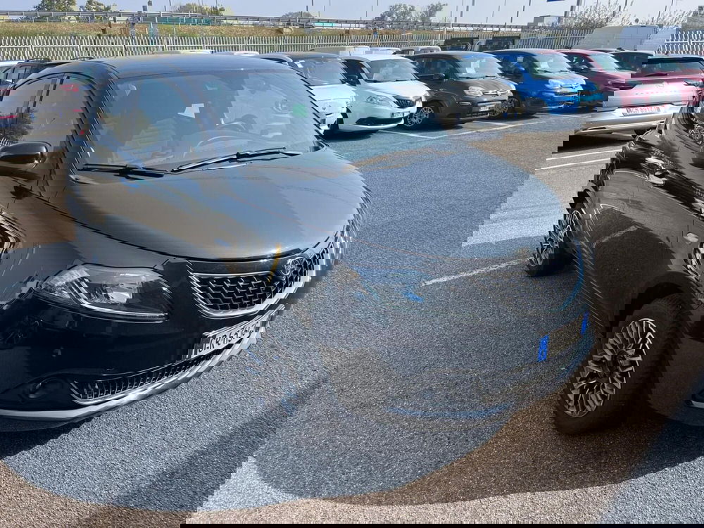 Lancia Ypsilon usata a Milano (3)