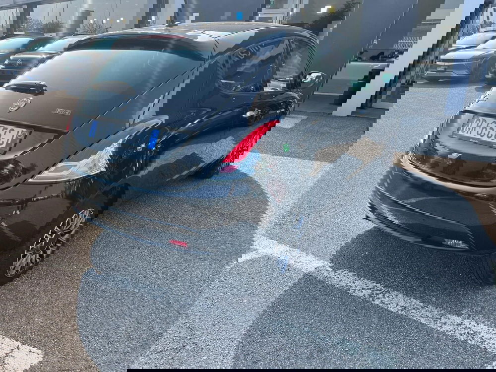 Lancia Ypsilon usata a Milano (7)