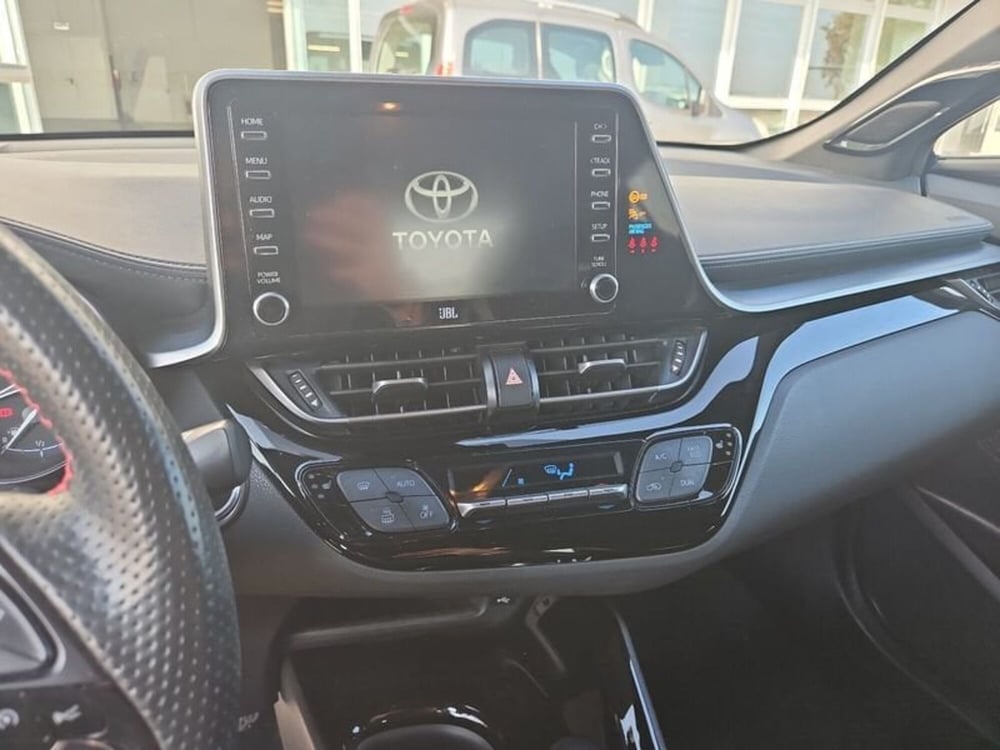 Toyota Toyota C-HR usata a Vicenza (12)