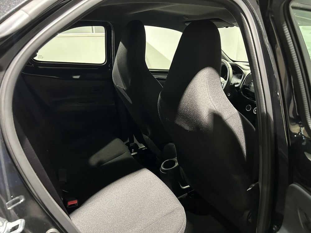 Toyota Aygo X usata a Milano (14)