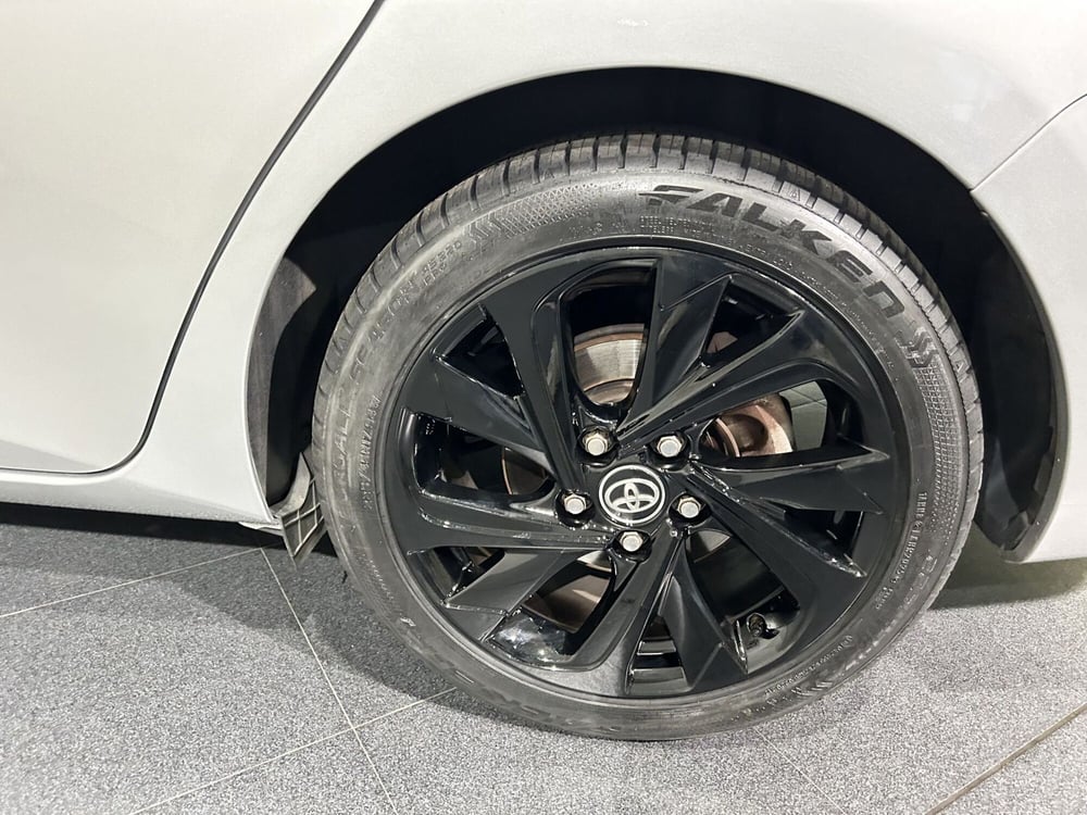Toyota Auris Station Wagon usata a Milano (14)