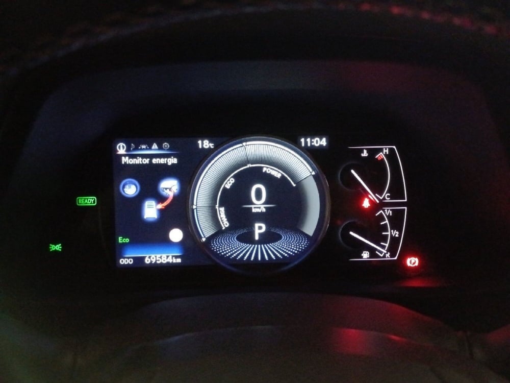 Lexus UX usata a Milano (13)