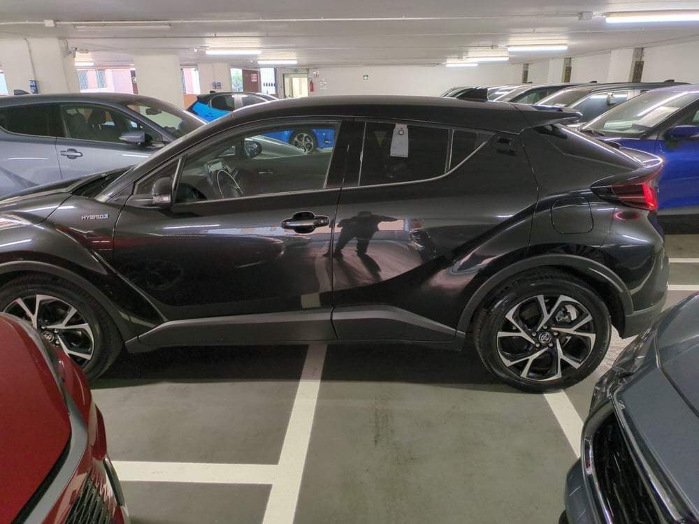 Toyota Toyota C-HR usata a Milano (2)