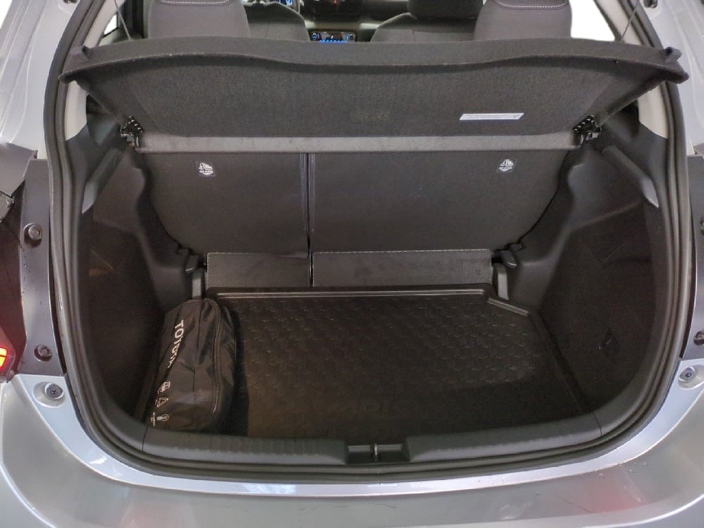 Toyota Yaris usata a Milano (11)