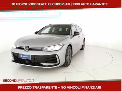 Volkswagen Passat 1.5 etsi act R-Line 150cv dsg del 2024 usata a Vasto
