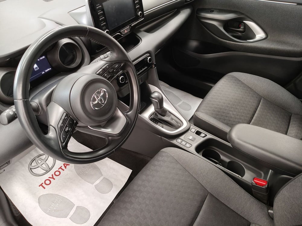 Toyota Yaris usata a Roma (12)