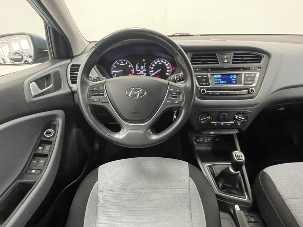 Hyundai i20 usata a Como (11)