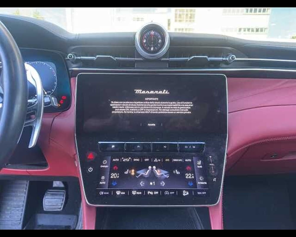 Maserati Grecale usata a Roma (14)