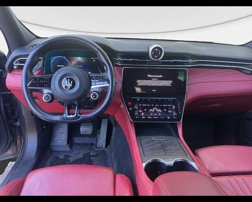 Maserati Grecale usata a Roma (6)