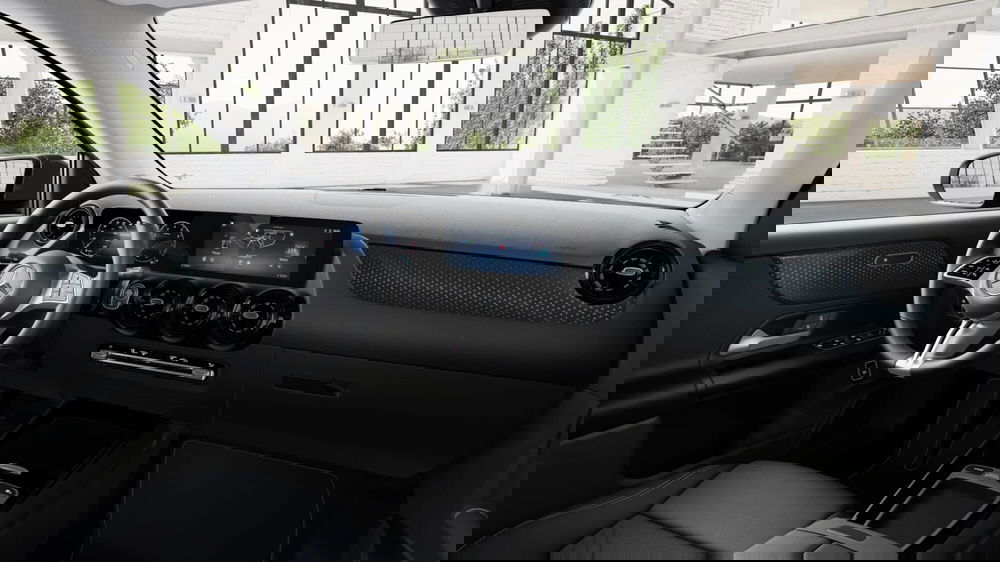 Mercedes-Benz GLA SUV nuova a Milano (5)