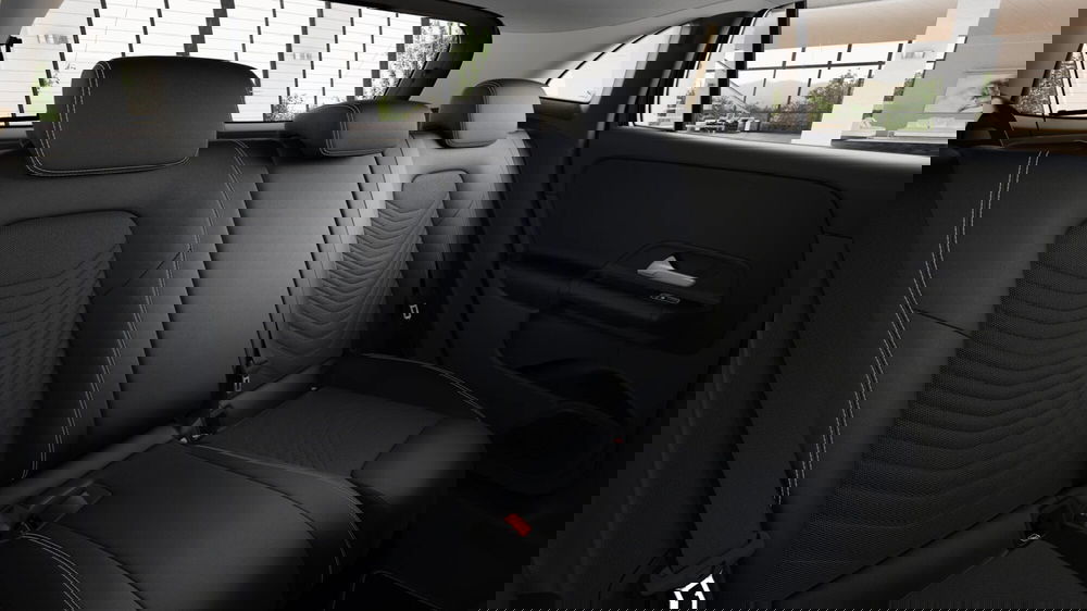 Mercedes-Benz GLA SUV nuova a Milano (6)