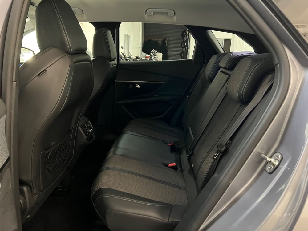 Peugeot 3008 usata a Bari (18)