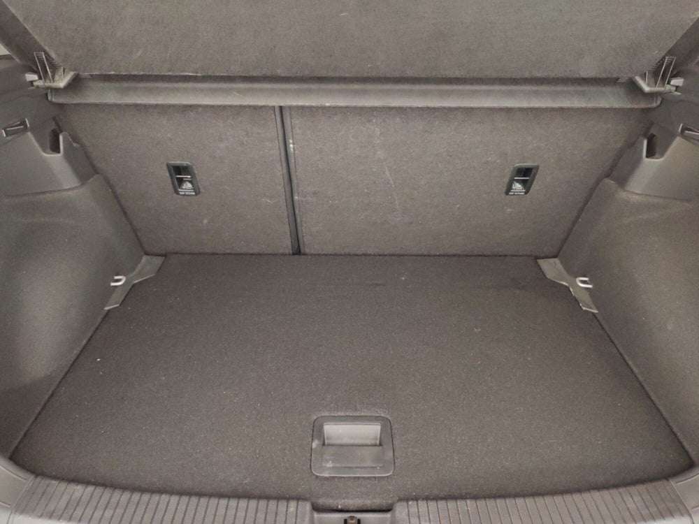 Volkswagen T-Cross usata a Massa-Carrara (16)