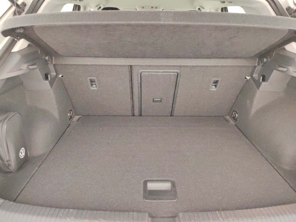 Volkswagen T-Cross usata a Massa-Carrara (16)
