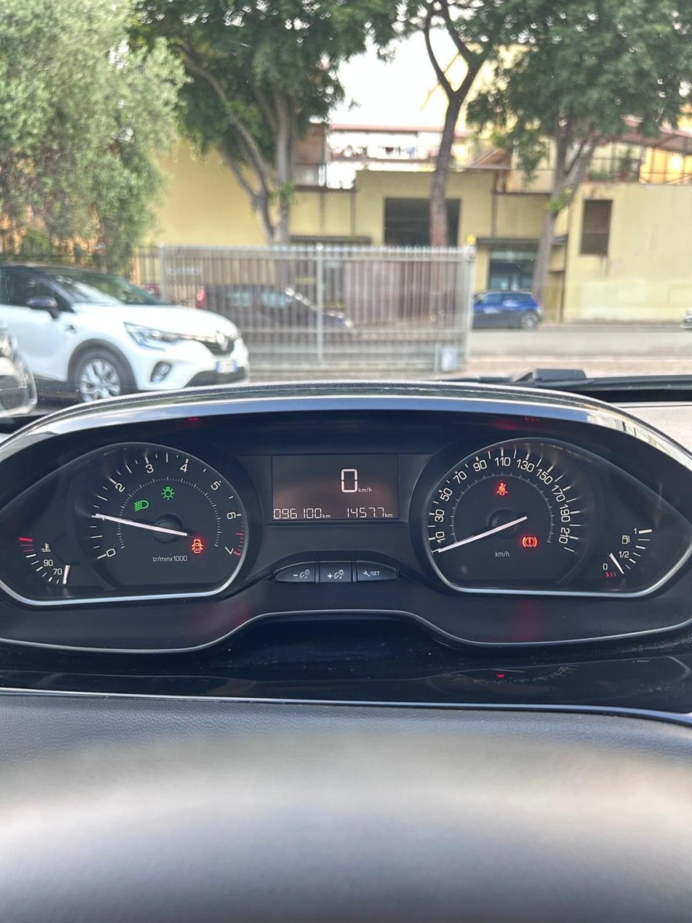 Peugeot 208 usata a Firenze (9)