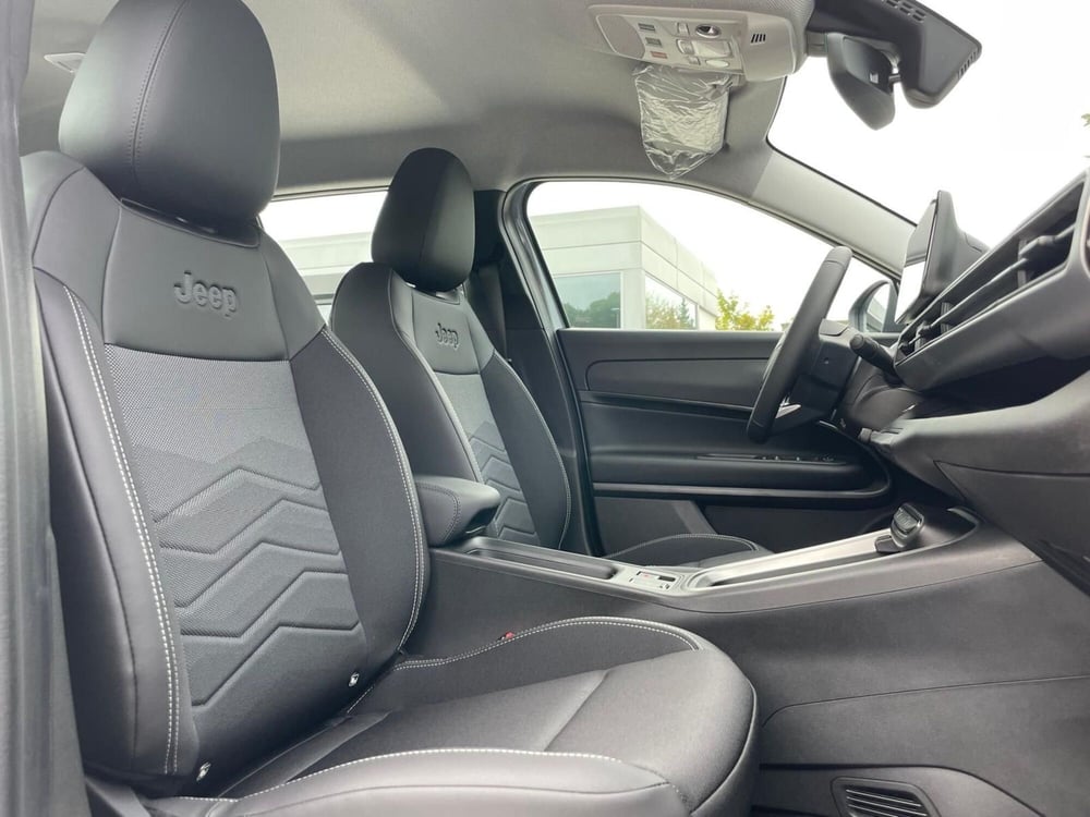 Jeep Avenger nuova a Ancona (19)