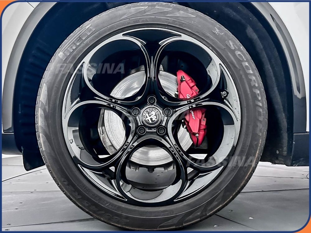 Alfa Romeo Stelvio usata a Milano (7)