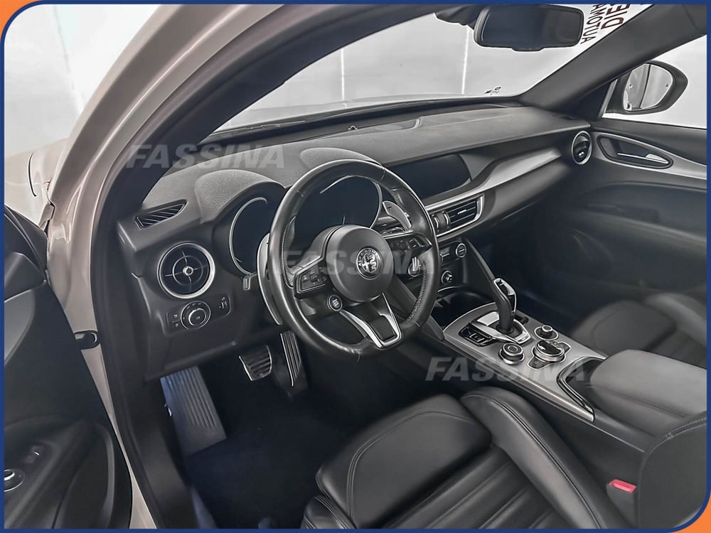 Alfa Romeo Stelvio usata a Milano (9)