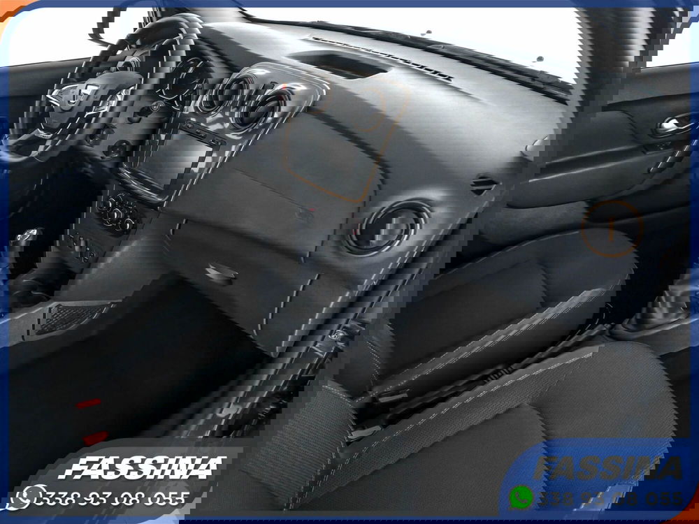 Dacia Sandero usata a Milano (13)