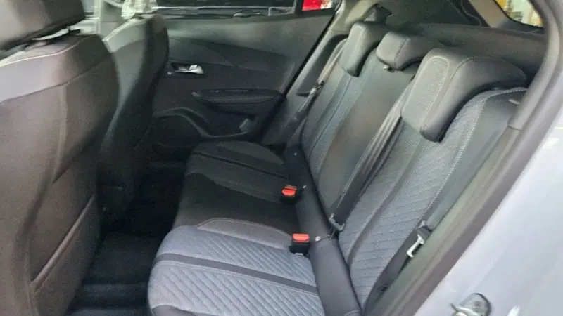 Peugeot 2008 nuova a Foggia (11)