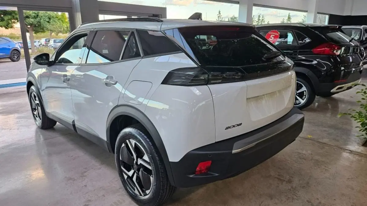 Peugeot 2008 nuova a Foggia (2)