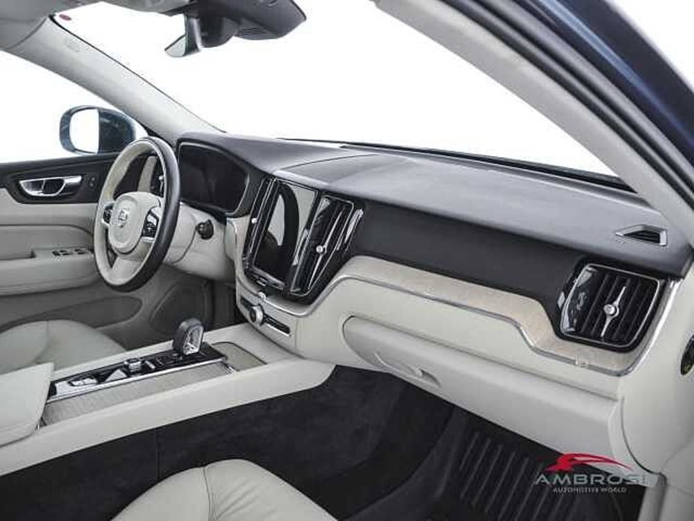Volvo XC60 usata a Perugia (12)