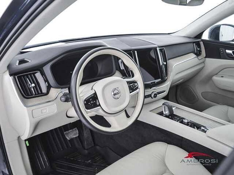 Volvo XC60 usata a Perugia (8)
