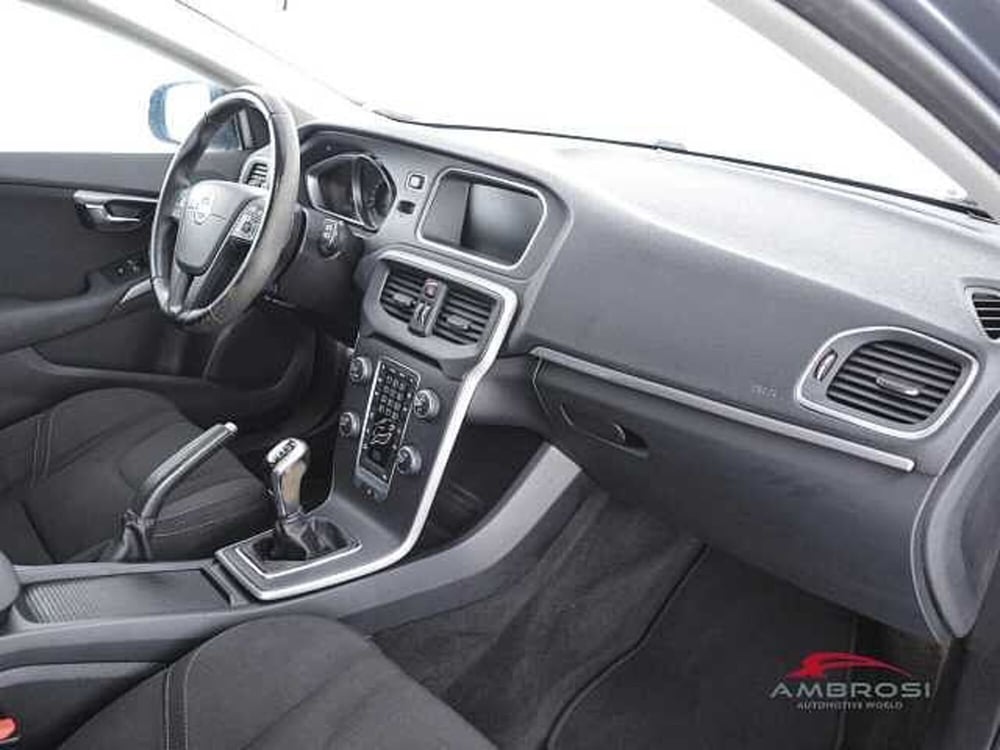 Volvo V40 Cross Country usata a Perugia (12)