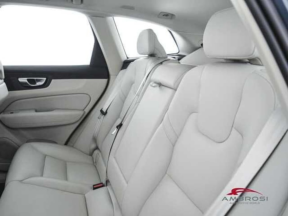 Volvo XC60 usata a Viterbo (10)