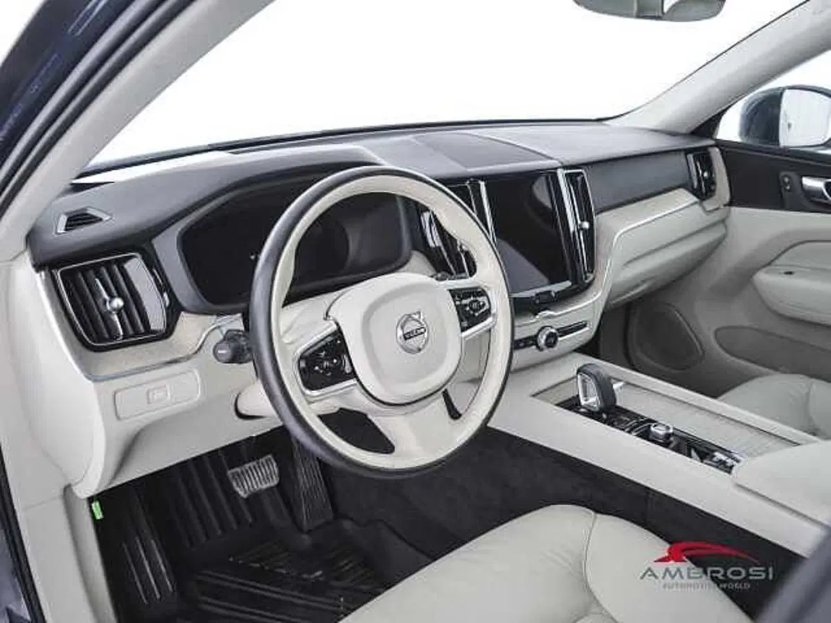 Volvo XC60 usata a Viterbo (8)