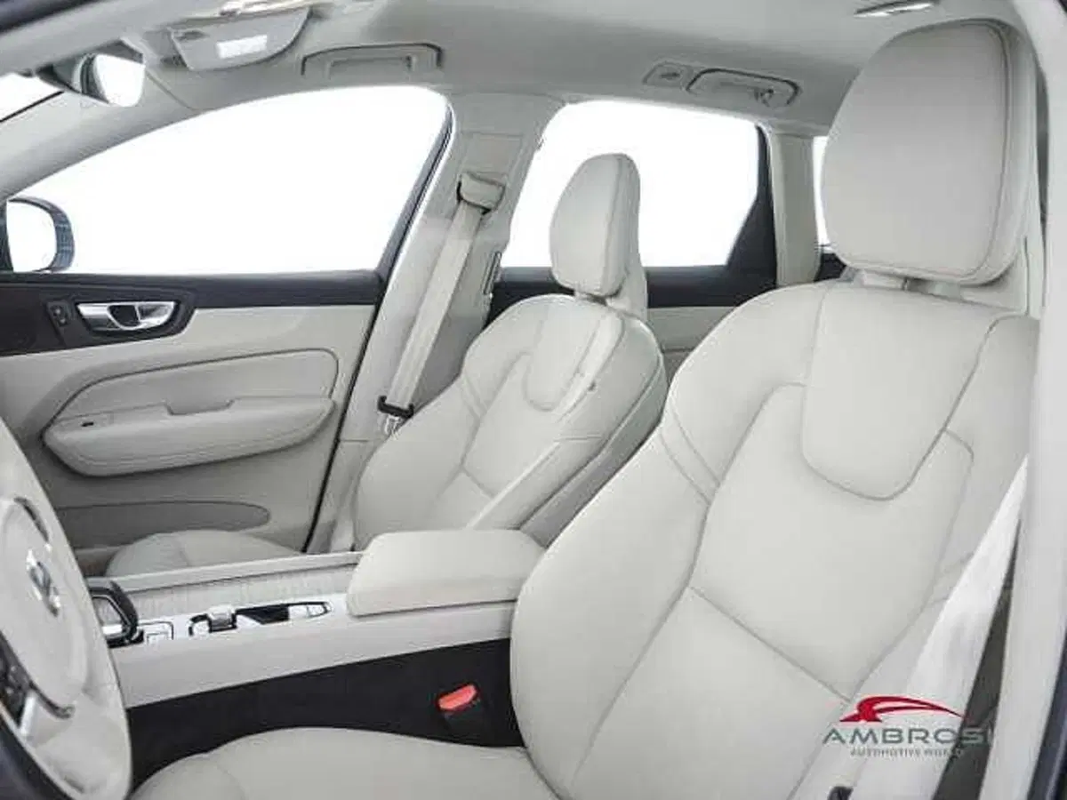 Volvo XC60 usata a Viterbo (9)